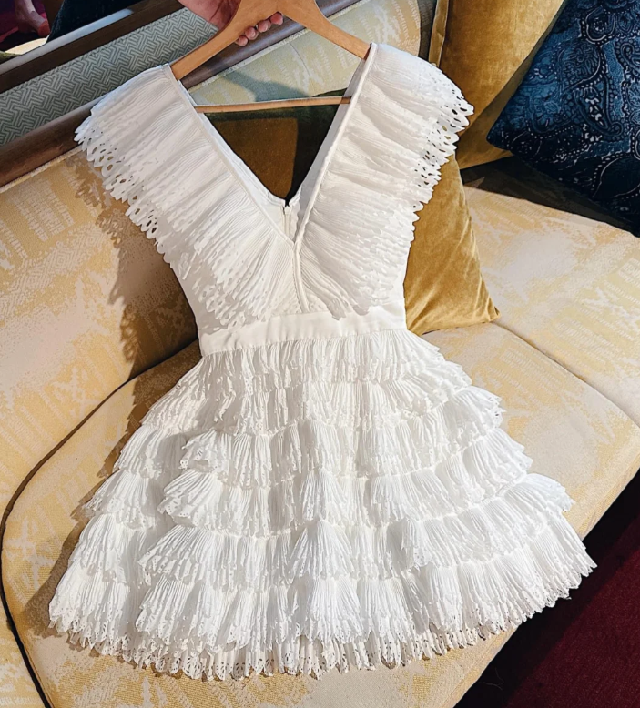 Classy V Neck A Line Layered Mini Birthday Dress White Sleeveless Homecoming Dress