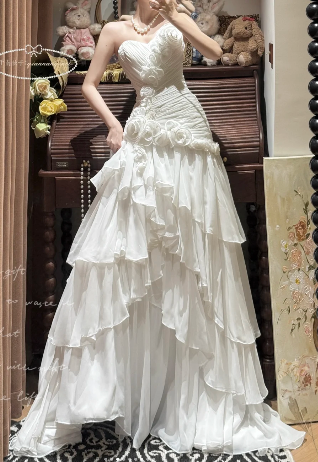 Elegant Strapless Satin Pleated Layered Mermaid Long Wedding Dress White Formal Bridal Dress