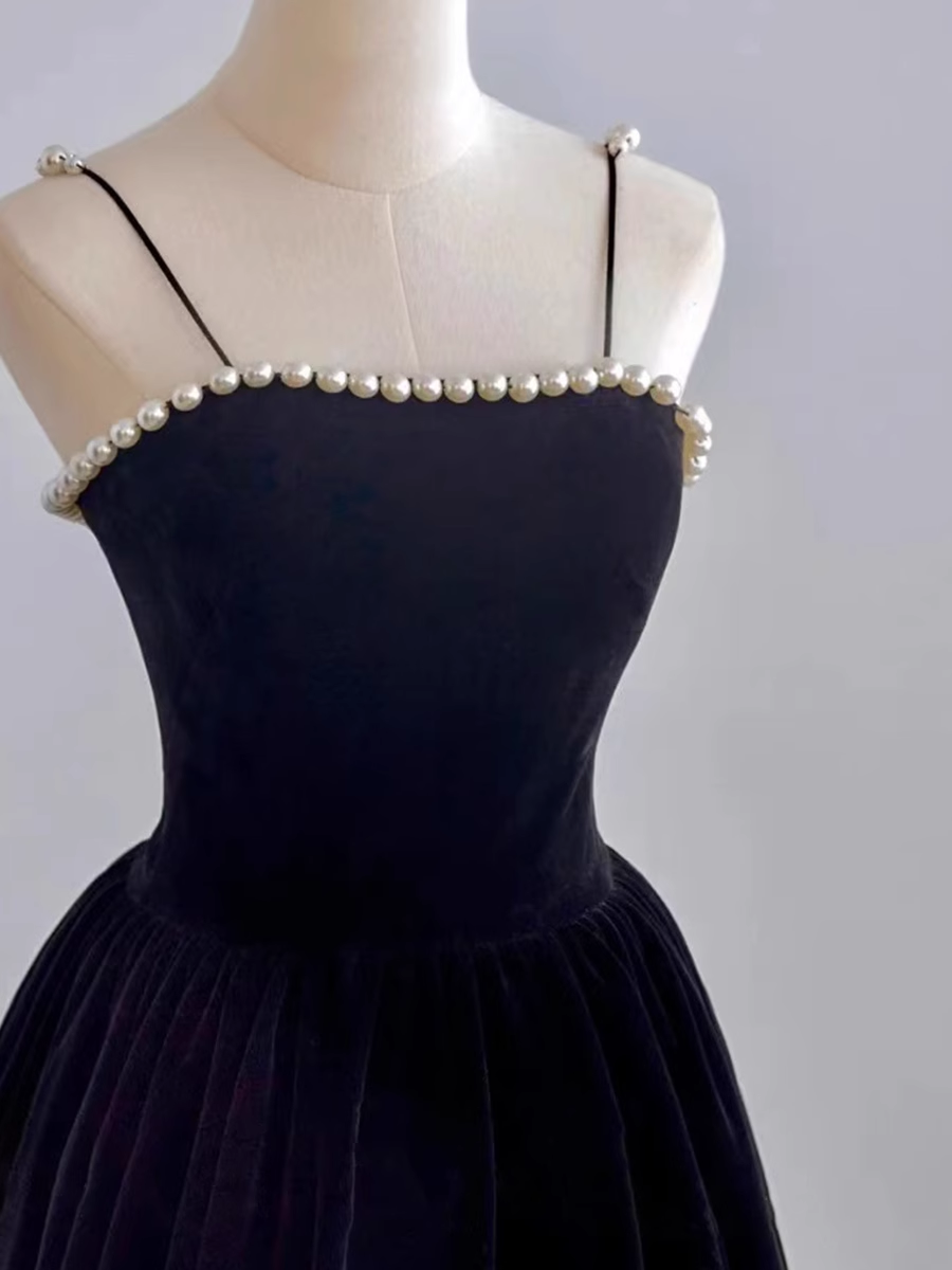 Simple A line Knee Length Sleeveless Velvet Black Prom Dress