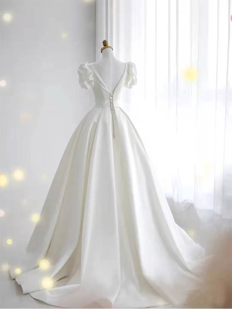 Vintage Ball Gown Short Sleeves White Long Wedding Dresses