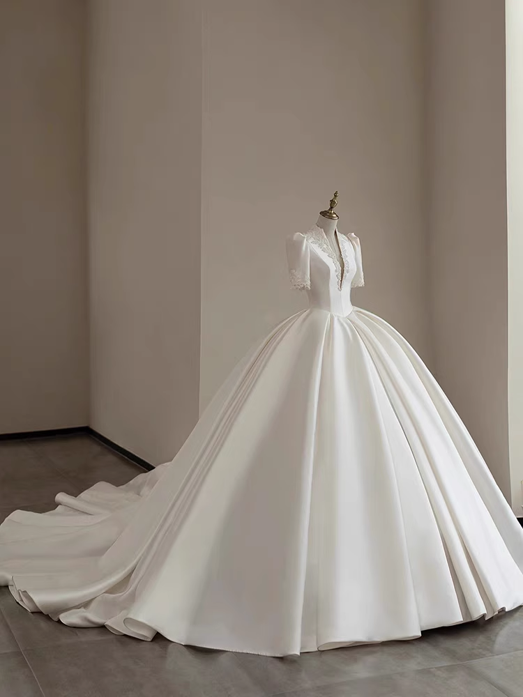 Vintage Ball Gown V neckline White Satin Long Wedding Dresses