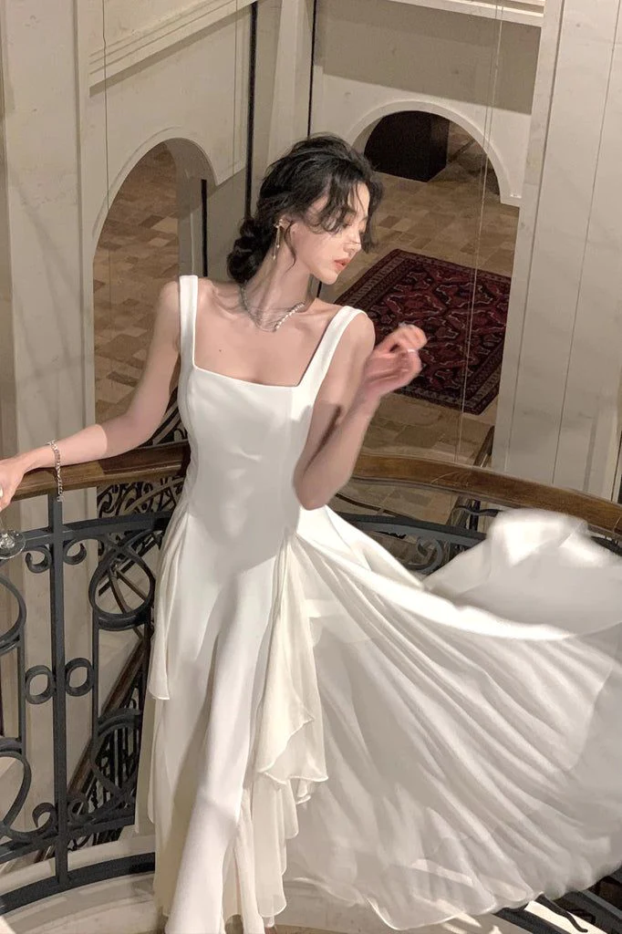 Modest A line Straps White Chiffon Prom Dress