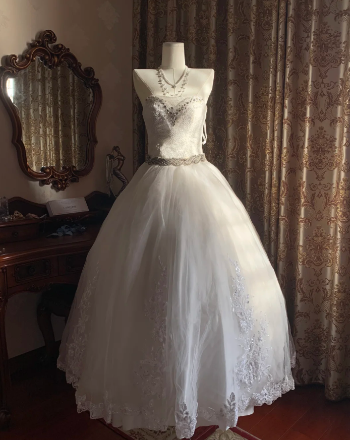 Pretty White Strapless Tulle Beaded Appliques Long Wedding Dress Bridal Dress