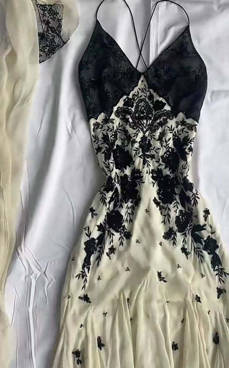 Ivory Mermaid Chiffon Appliques Beaded Prom Dress Spaghetti Strap Party Gown