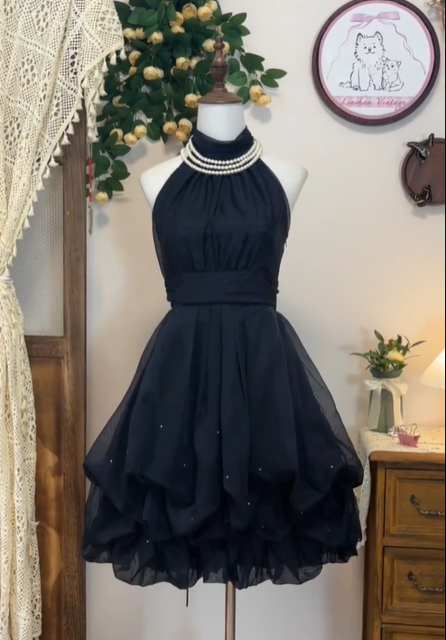 Pretty Halter Sleeveless Tulle Sequin Mini Prom Dress Black Homecoming Dress