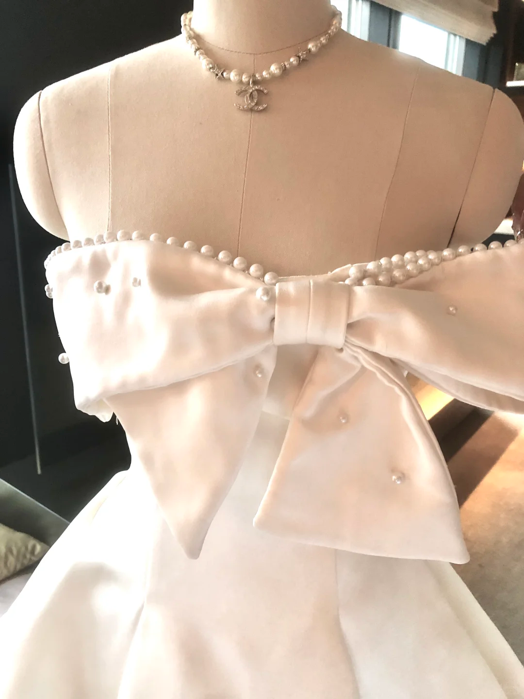 Elegant Bow Satin Beaded A Line Short Birthday Party Dress White Homecoming Dress