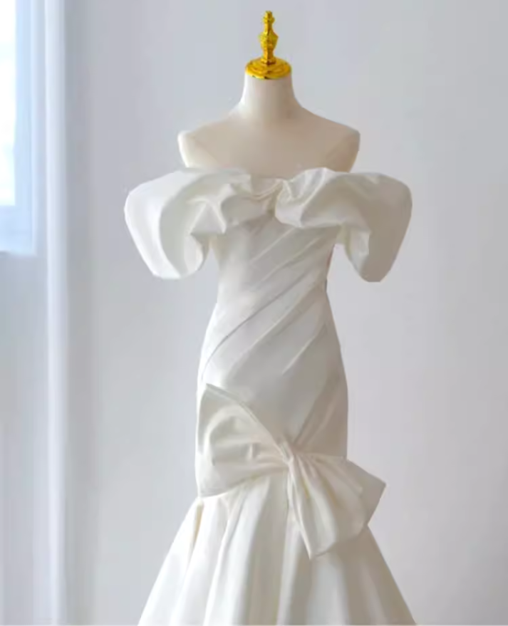 Vintage Mermaid Off The Shoulder Neckline White Long Wedding Dresses