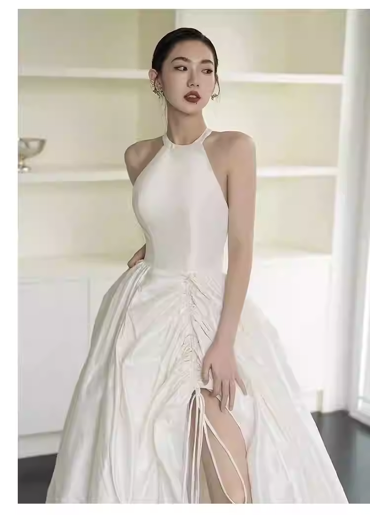 Vintage Ball Gown Scoop Neckline White Satin Wedding Dresses