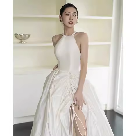 Vintage Ball Gown Scoop Neckline White Satin Wedding Dresses