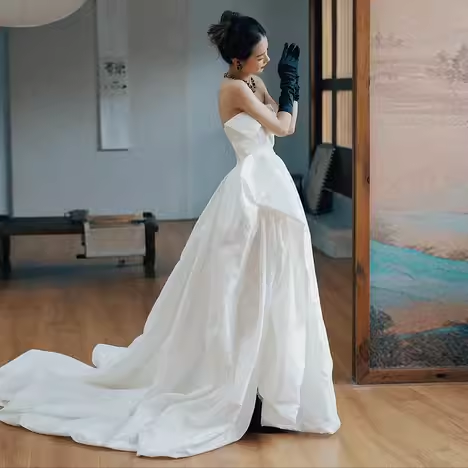 Vintage Ball Gown White Satin Wedding Dresses