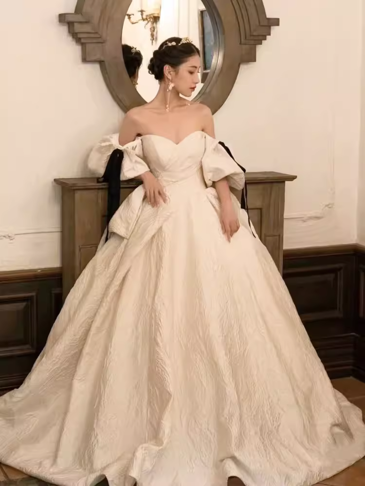 Vintage Ball Gown Off The Shoulder White Satin Wedding Dresses