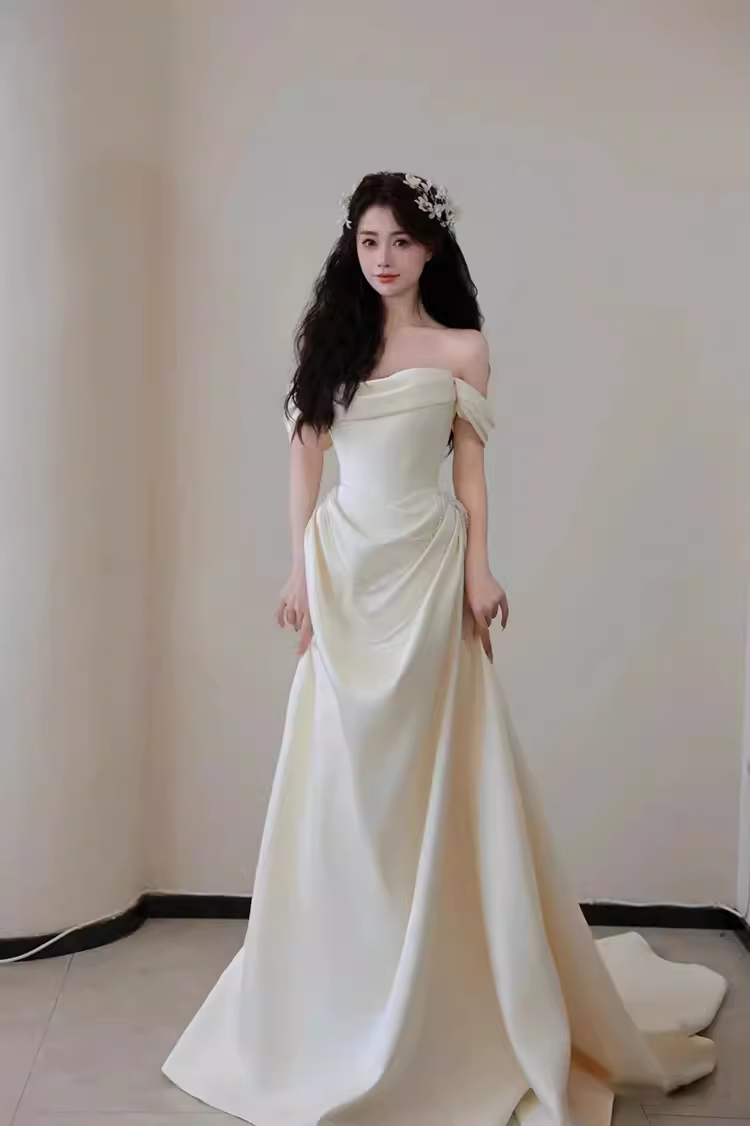 Vintage A line Off The Shoulder White Wedding Dress With Short Sleeves