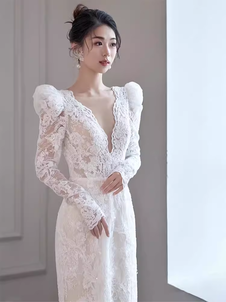 Chic Mermaid V Neckline Lace White Wedding Dress With Long Sleeves