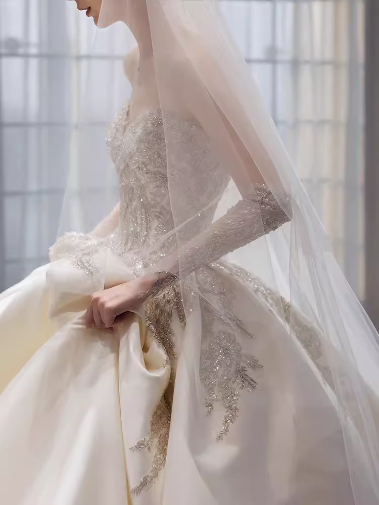 Vintage Ball Gown Strapless Neckline Lace Wedding Dress