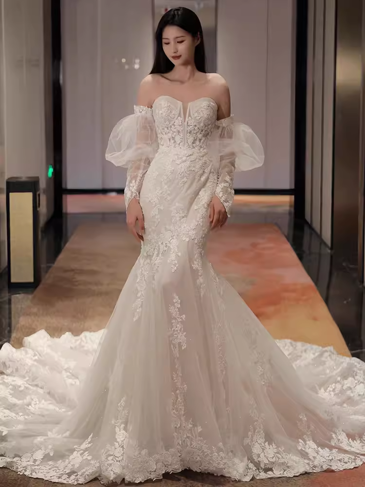 Vintage Mermaid Strapless Neckline Lace Wedding Dress