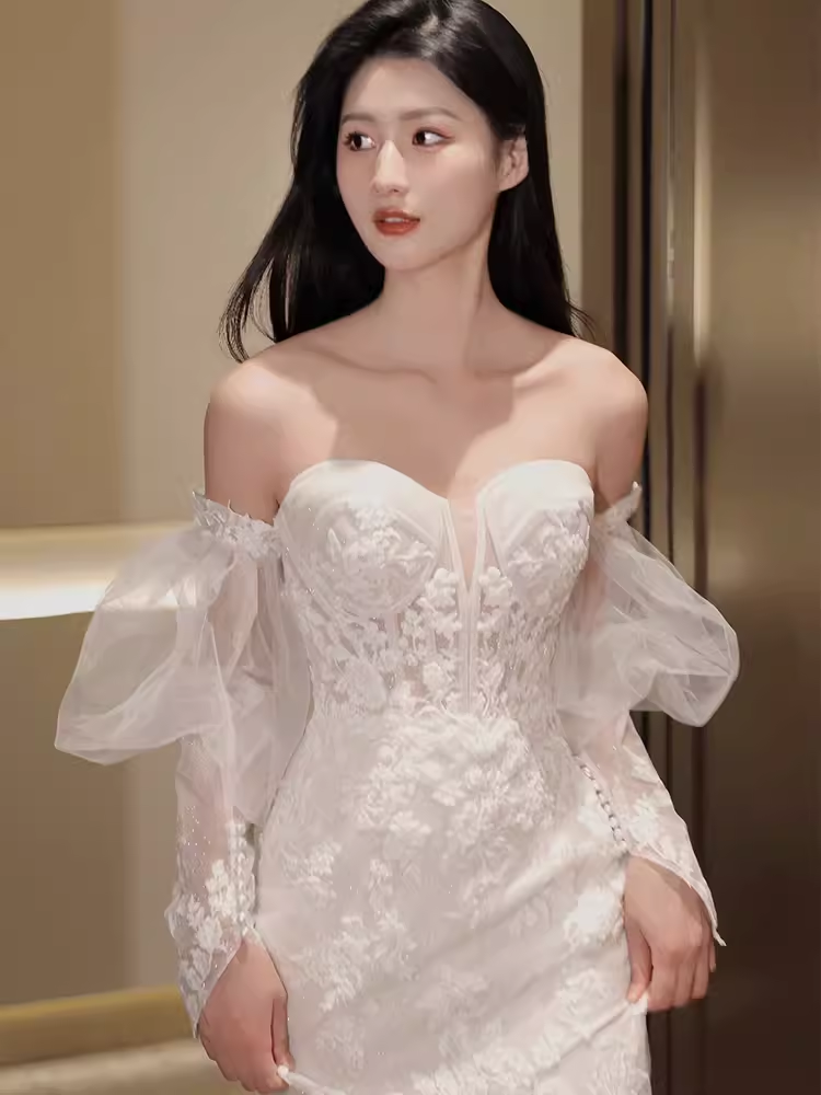 Vintage Mermaid Strapless Neckline Lace Wedding Dress