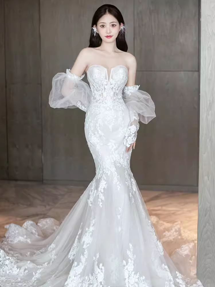 Vintage Mermaid Strapless Neckline Lace Wedding Dress