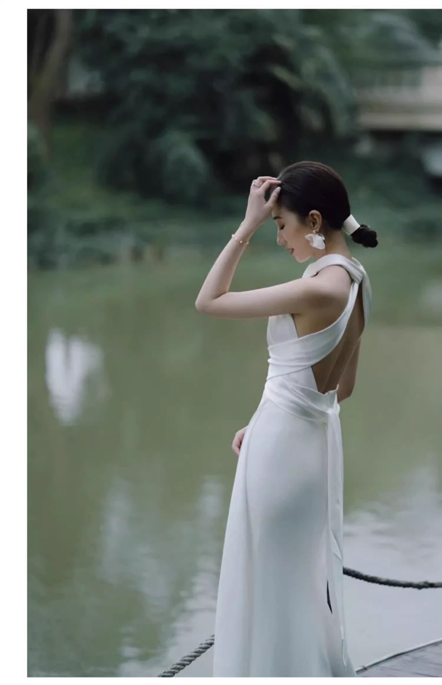 Vintage Sheath Halter Satin White Backless Wedding Dresses