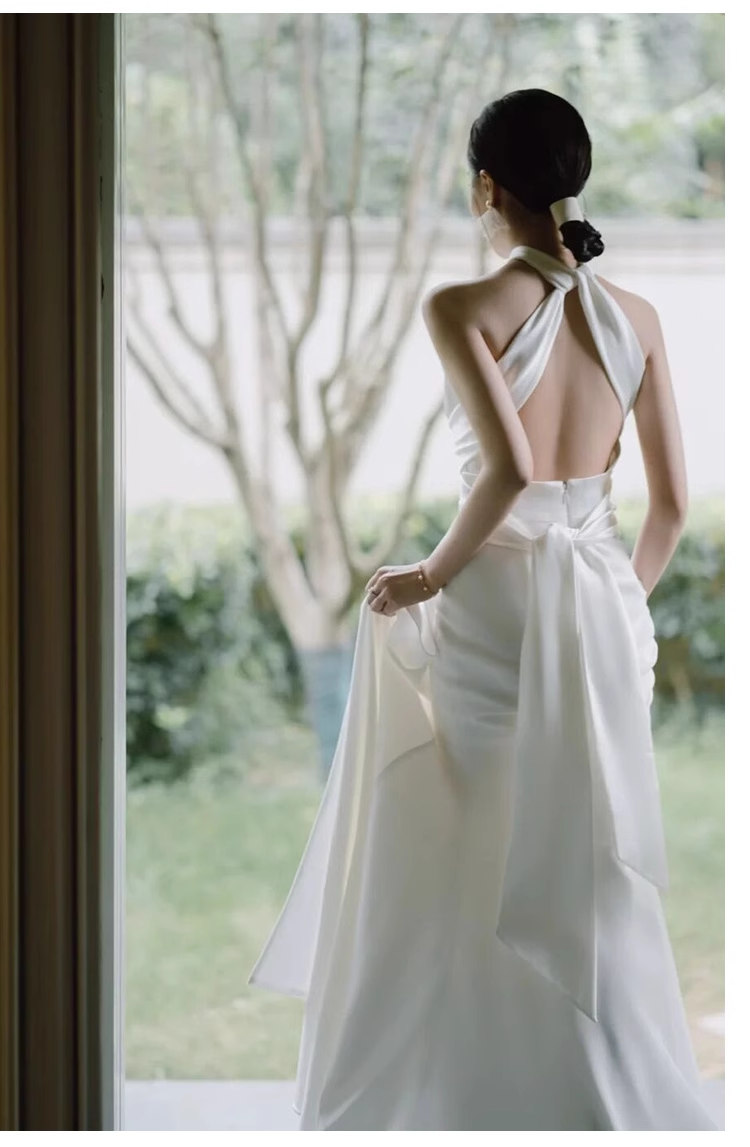Vintage Sheath Halter Satin White Backless Wedding Dresses