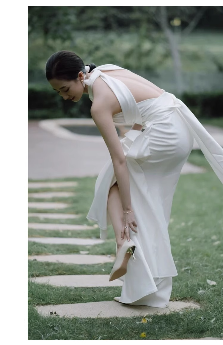 Vintage Sheath Halter Satin White Backless Wedding Dresses