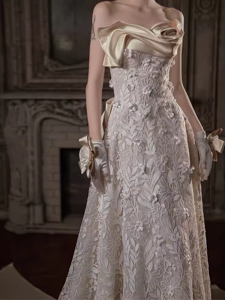 Vintage Mermaid Strapless Flowers Lace Wedding Dress