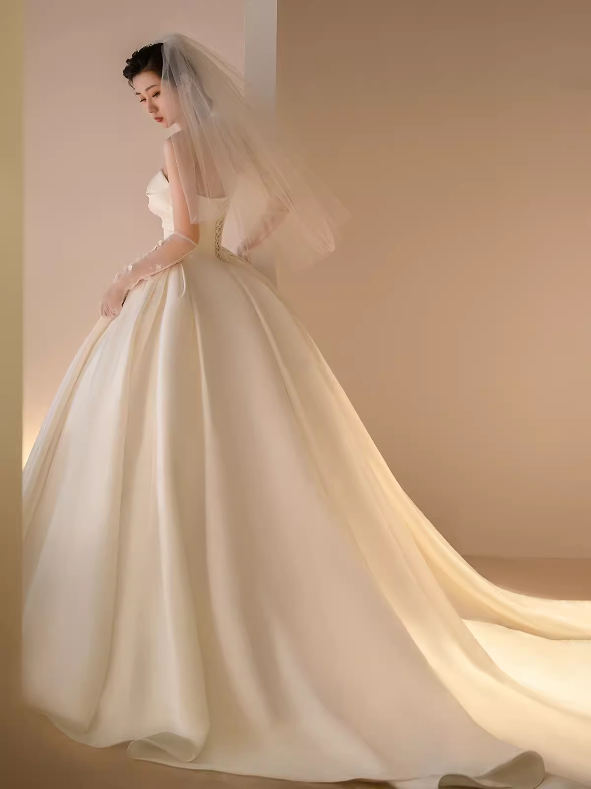 Vintage Ball Gown Strapless Neckline White Satin Wedding Dress