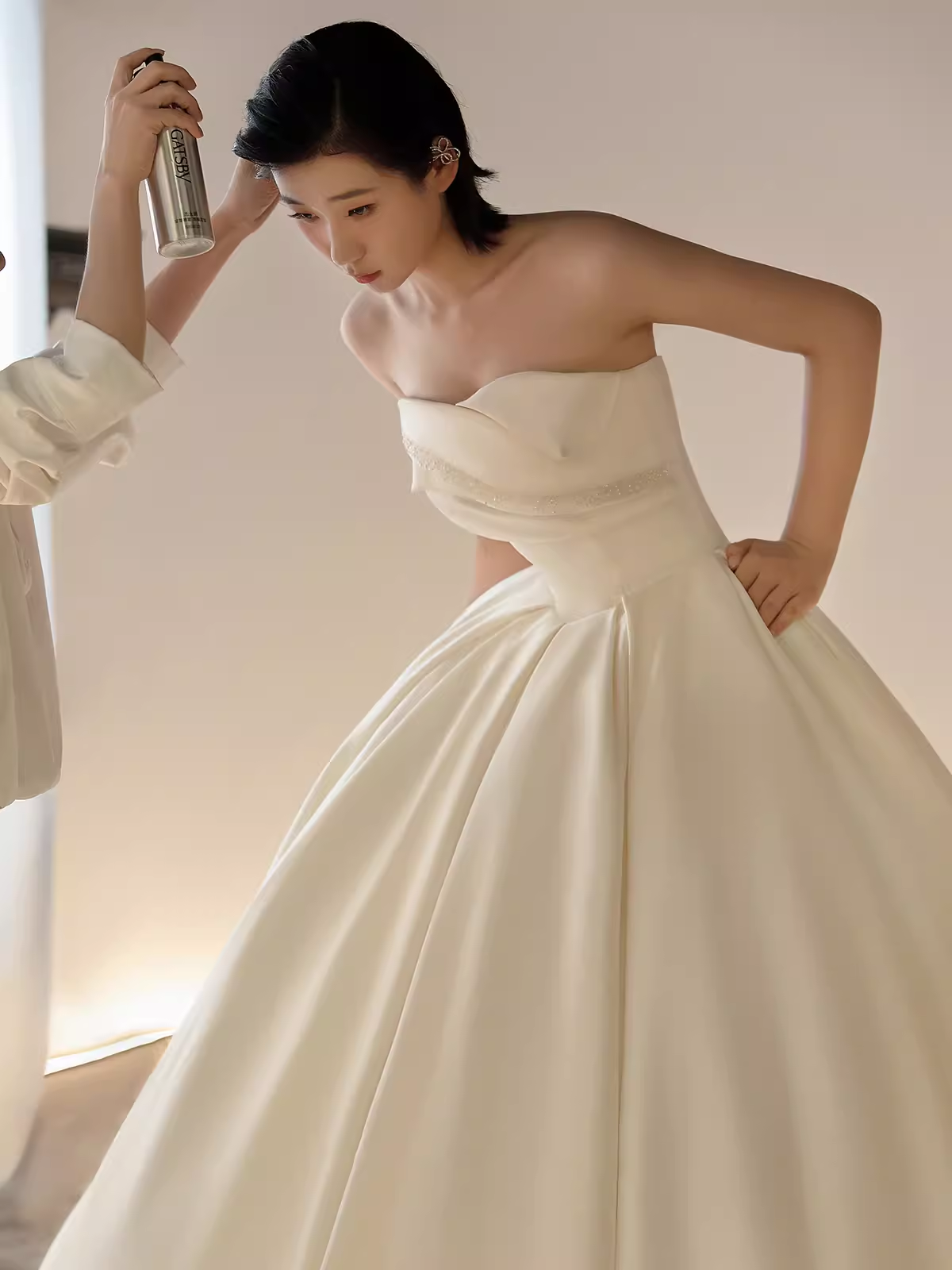 Vintage Ball Gown Strapless Neckline White Satin Wedding Dress