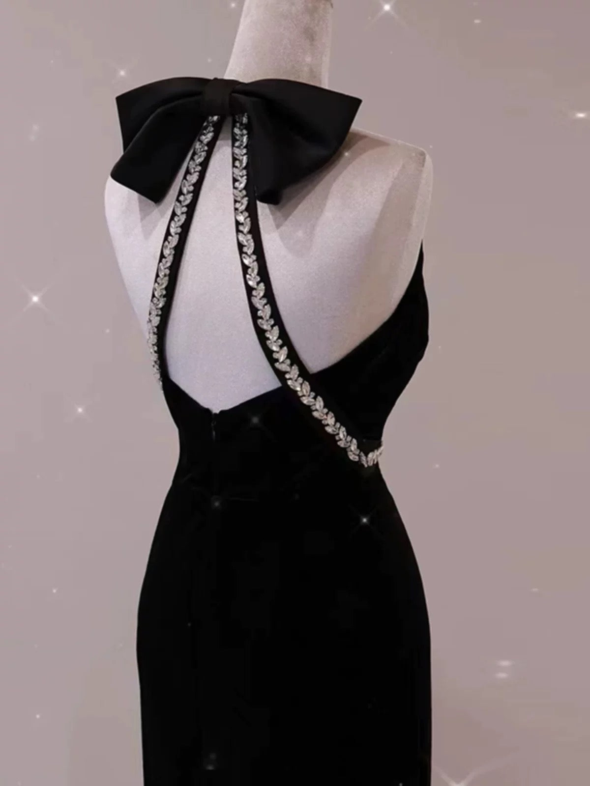 Elegant Sheath Sleeveless Black Velvet Backless Long Prom Dresses