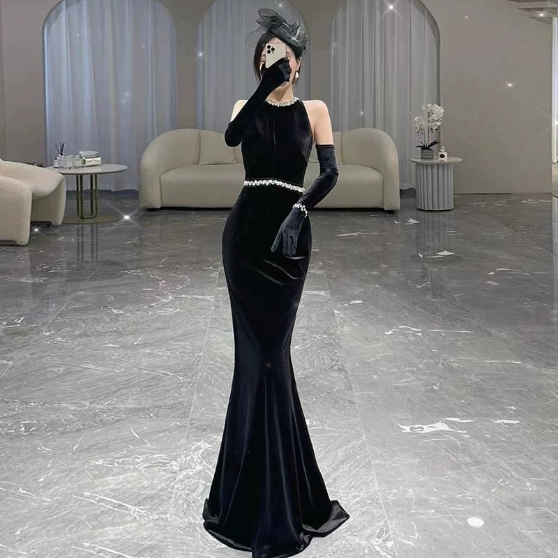 Elegant Sheath Sleeveless Black Velvet Backless Long Prom Dresses