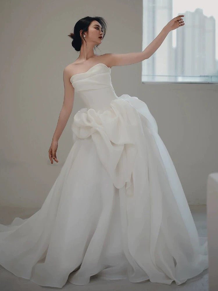 Unique Ball Gown Sweetheart Long Organza White Wedding Dresses
