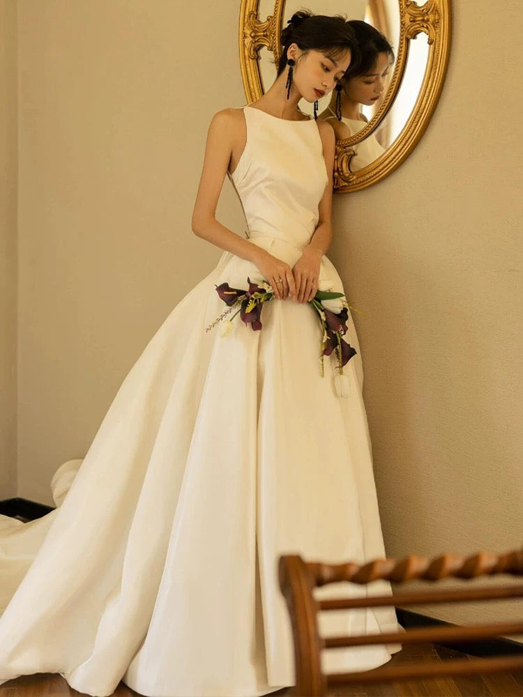 Unique Ball Gown Scoop Satin Backless Long White Wedding Dresses