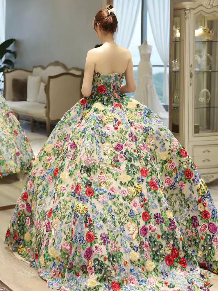 Vintage Ball Gown Strapless Neckline Tulle Flowers Wedding Dress