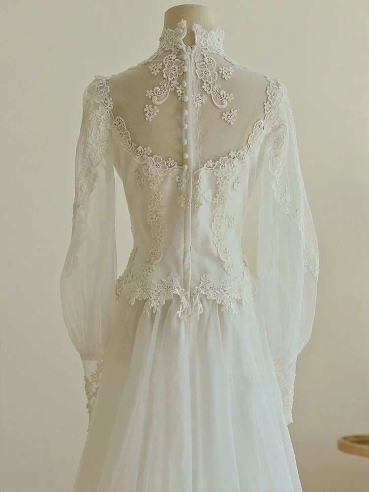 Chic A line Sweetheart Lace Long Sleeves White Wedding Dresses