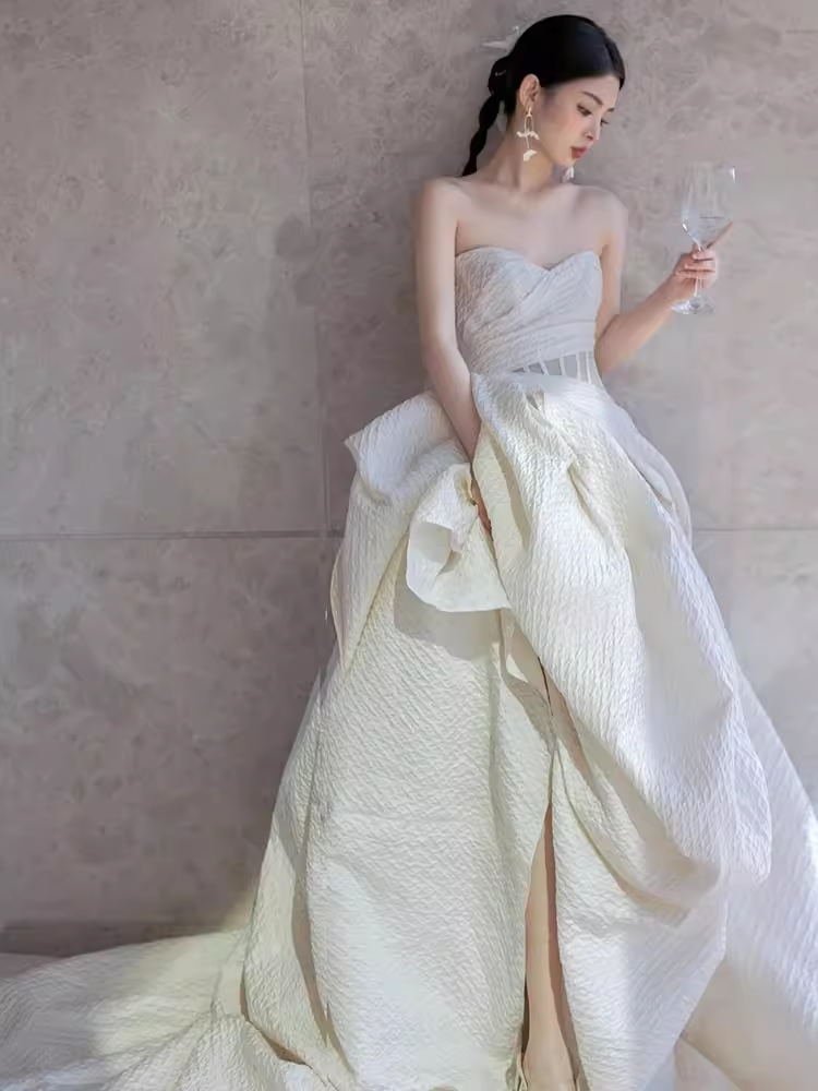 Vintage Ball Gown Strapless Lace White Wedding Dresses