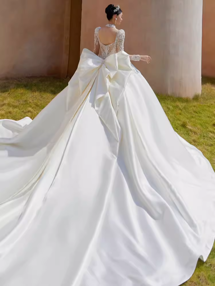 Luxury Ball Gown Long Sleeves White Lace Wedding Dress