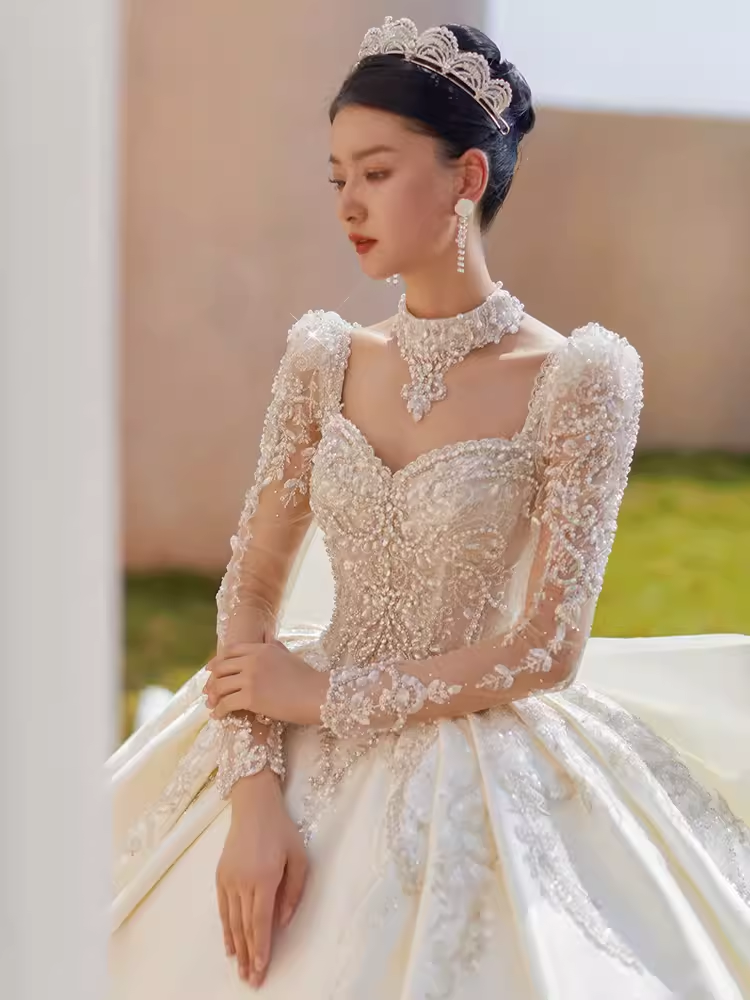 Luxury Ball Gown Long Sleeves White Lace Wedding Dress