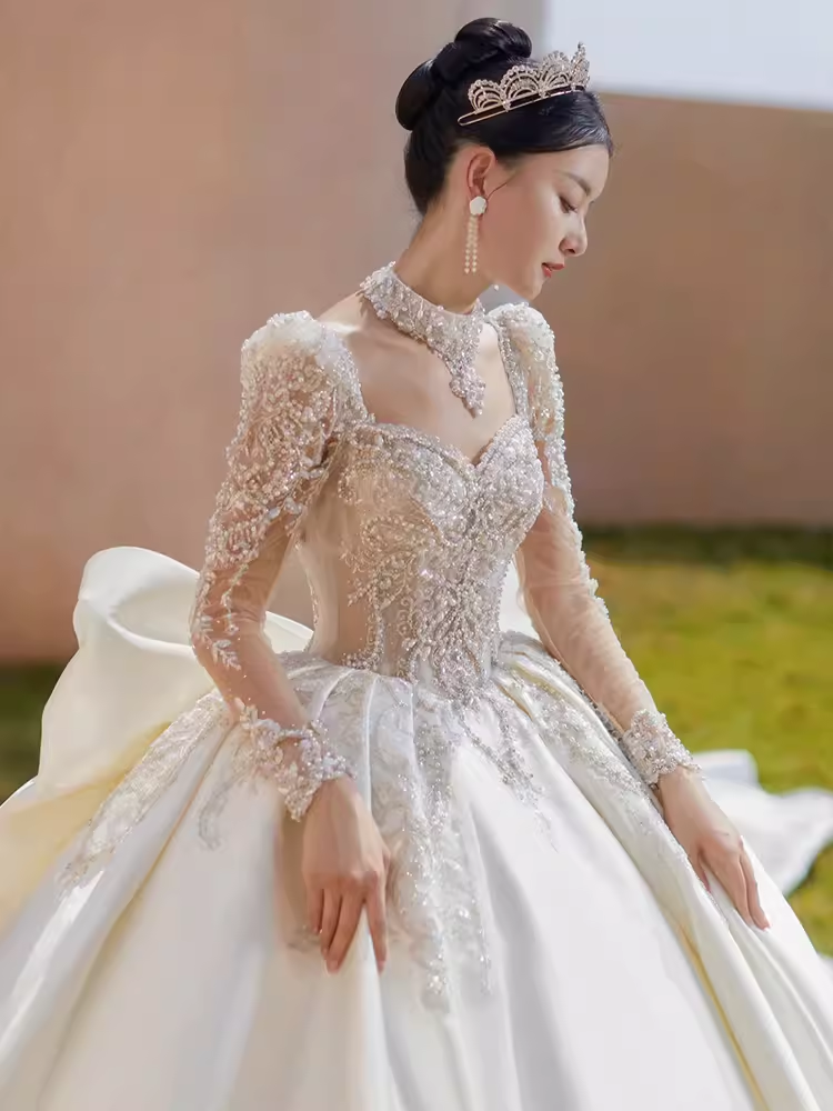 Luxury Ball Gown Long Sleeves White Lace Wedding Dress