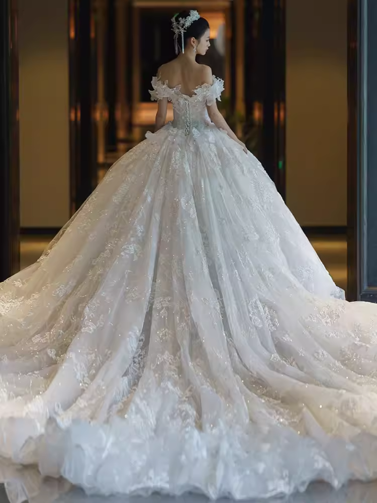 Luxury Ball Gown Off The Shoulder Short Sleeves White Lace Wedding Dress