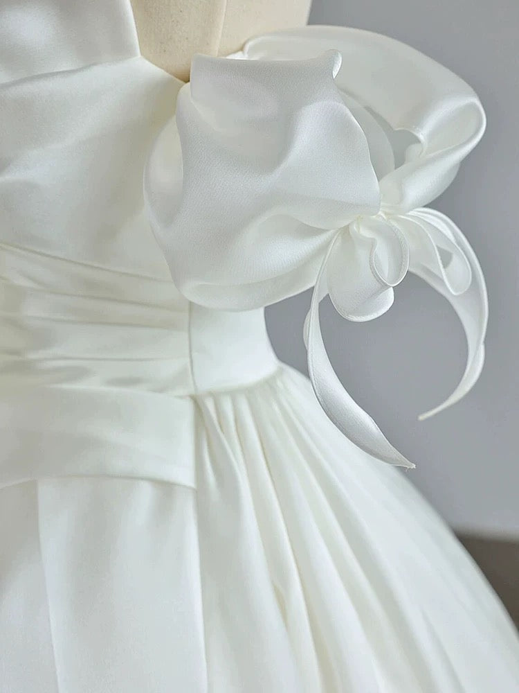 Simple Ball Gown Sweetheart Satin Long White Wedding Dresses With Bow