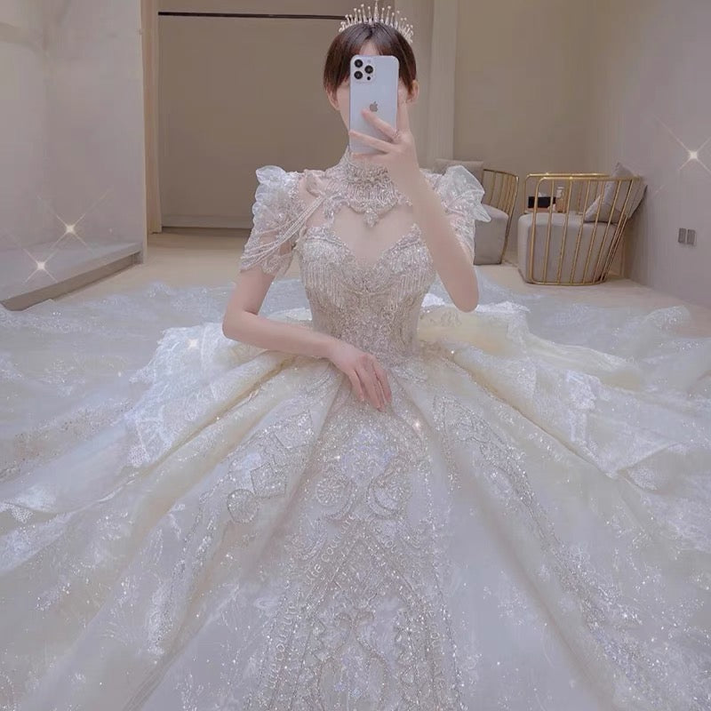 Dreamy Ball Gown Scoop Neckline White Lace Long Wedding Dresses With Beads