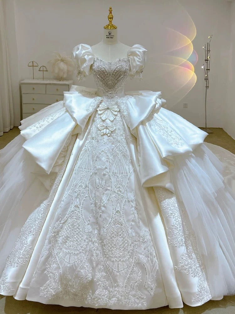 Dreamy Ball Gown Sweetheart Short Puffy Sleeves White Lace Wedding Dresses With Beads