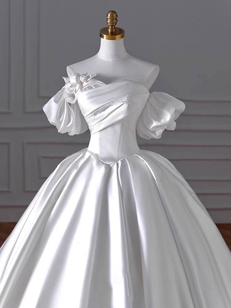 Timeless Ball Gown Sweetheart Long Puffy Sleeves Satin Wedding Dresses With Flowers