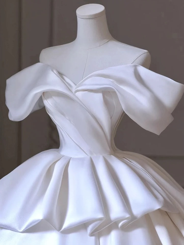 Timeless Ball Gown Off The Shoulder Satin Long White Wedding Dresses With Ruffles