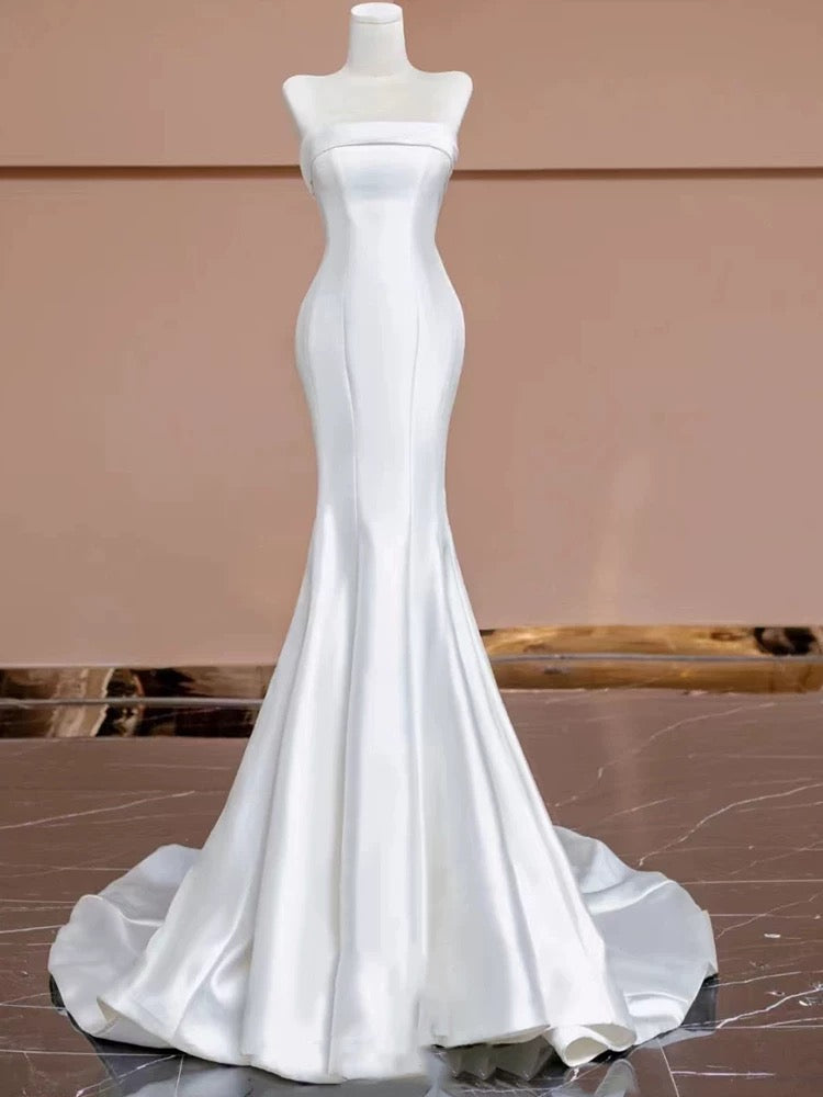 Timeless Mermaid Strapless Satin Long White Wedding Dresses With Buttons