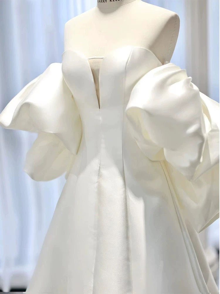 Simple Ball Gown Sweetheart Short Sleeves White Satin Wedding Dresses