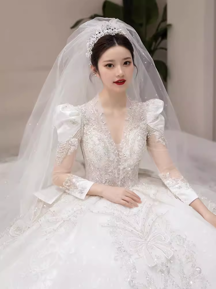 Luxury Ball Gown Long Sleeves Lace White Wedding Dress