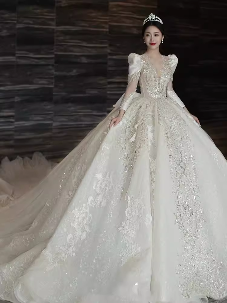Luxury Ball Gown Long Sleeves Lace White Wedding Dress