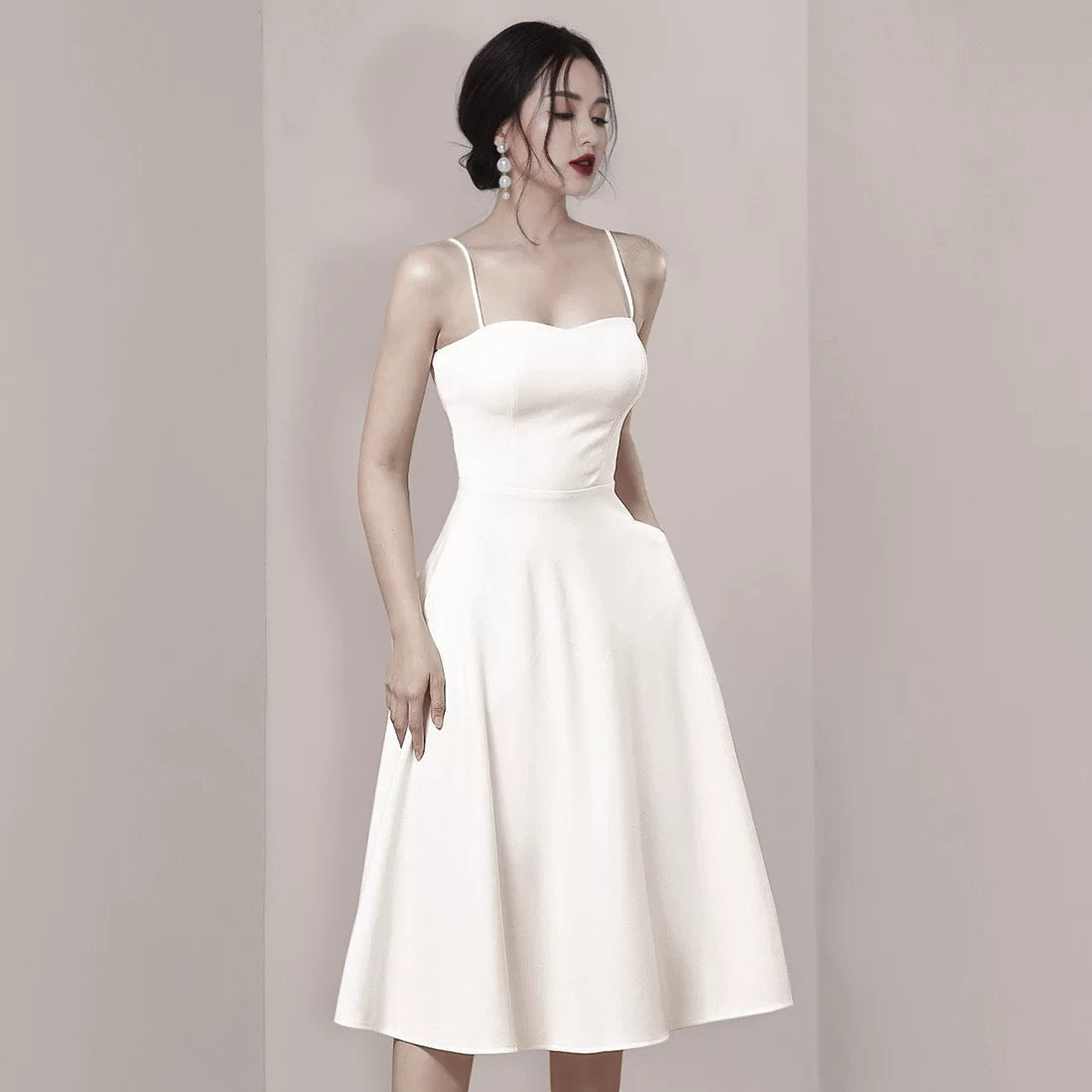 Simple A line Spaghetti Straps White Knee Length Homecoming Dress Birthday Dresses