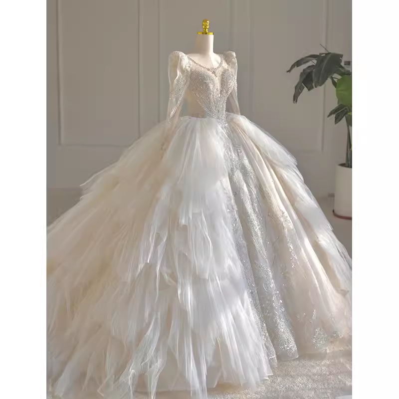 Luxury Ball Gown Scoop Neckline Long Sleeves Lace White Wedding Dress