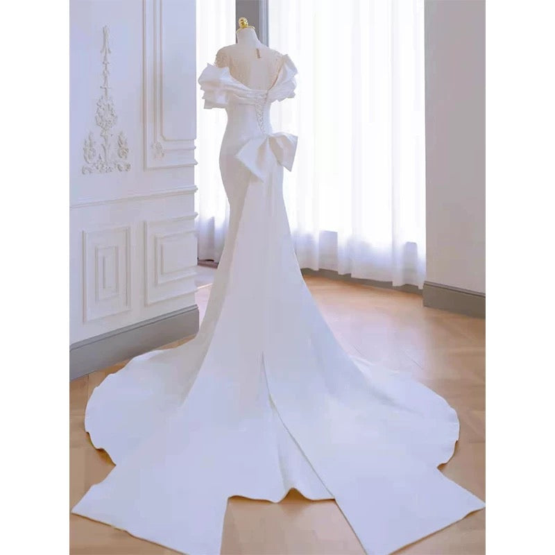 Sexy Mermaid Scoop Neckline Long White Wedding Dresses With Pearls
